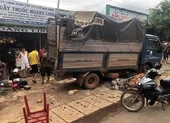 Vụ xe tải lao vào chợ ở Đắk Nông: Thêm 2 nạn nhân tử vong ảnh 2 Tai nạn liên hoàn ở Đắk Nông: 3 người chết, 7 bị thương
