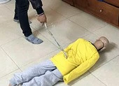 Chuyển công an huyện vụ bé 9 tuổi bị cha bạo hành ảnh 2 Bé trai 4 tuổi tử vong với đa chấn thương, nghi bị bạo hành