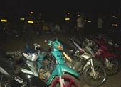 Thượng úy công an bị người đua xe tông thẳng vào người ảnh 3 Cảnh sát ngăn chặn hàng chục người đua xe trái phép