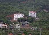 Xây dựng không phép, công ty của Cường Đô la bị xử phạt ảnh 2 Nhiều dự án trái phép bủa vây thắng cảnh núi Cô Tiên