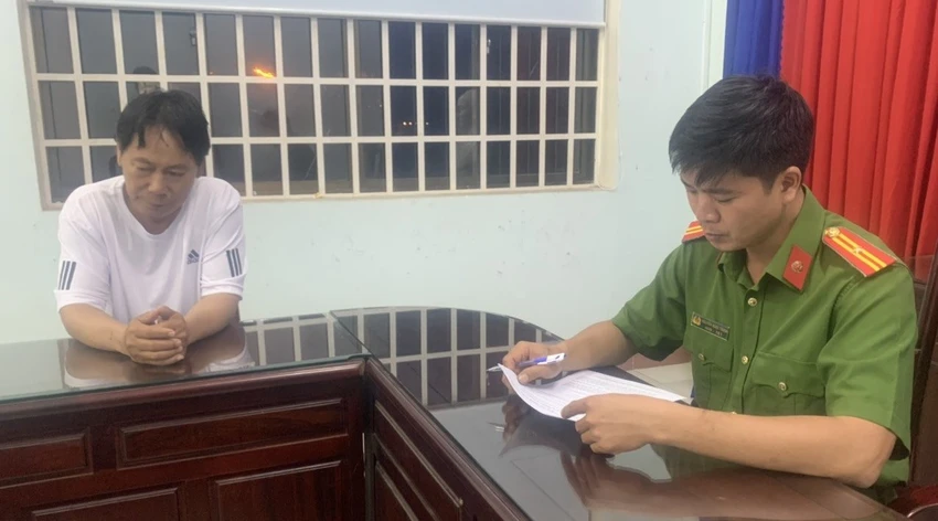 Người đàn ông giết vợ rồi tự tử nhưng bất thành. Ảnh: CACC giết vợ (2).jpg