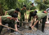 Công an Cần Thơ vận động hỗ trợ người dân bị giông lốc ảnh 3 Công an Cần Thơ, TP.HCM không nhận hoa, quà dịp 19-8