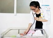 Chạy đua từng phút cứu mẹ con sản phụ bị sa dây rốn ảnh 2 Thai nhi suýt không chào đời do sa dây rốn