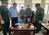 An Giang bắt giữ đường dây buôn lậu vàng, thu giữ hàng triệu USD ảnh 7 1 phụ nữ nghi vận chuyển 5 kg vàng lậu vào Việt Nam