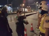 CSGT vây bắt nhóm thanh niên 'dợt xe' trên đường Võ Văn Kiệt ảnh 2 ‘Lợi dụng dân chủ cản trở CSGT thi hành công vụ sẽ bị xử lý’