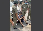 Youtuber Lê Chí Thành trình đăng kí xe bản photo có đúng luật? ảnh 3 CSGT thông tin vụ Youtuber Lê Chí Thành ngồi trước đầu ô tô