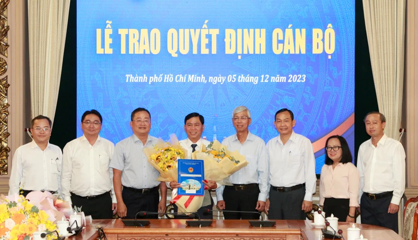 Ông Huỳnh Kim Tuấn giữ chức Phó Chủ tịch UBND Quận 11- Ảnh 2.