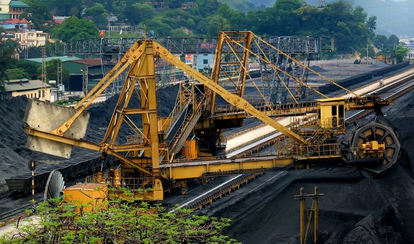 Nhu cầu than trong nước tăng cao, giá than nhập khẩu liên tục tăng và ở mức kỷ lục trong năm 2022. ảnh 1 tkv15-9(1).jpg