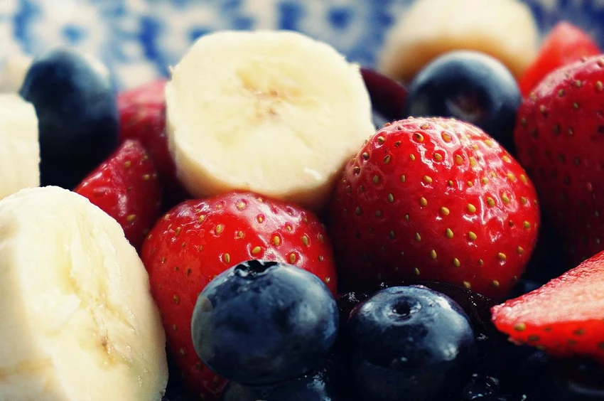 Thêm quả mọng vào chế độ ăn uống hàng ngày rất tốt cho tim mạch và giúp hạ huyết áp một cách tự nhiên.