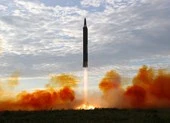 Ông Kim Jong-un lệnh diễn tập tấn công tầm xa ảnh 2 Triều Tiên lại phóng nhiều 'vật thể bay không xác định'