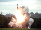 Ông Trump nói ông Kim Jong-un 'thích thử tên lửa' ảnh 2 Triều Tiên phóng 2 tên lửa: Vụ thử vũ khí thứ 7 trong tháng