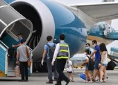 Bộ Y tế đề nghị địa phương không cách ly người về quê đón Tết ảnh 1 Từ hôm nay, trẻ em đi máy bay không cần giấy xét nghiệm COVID-19