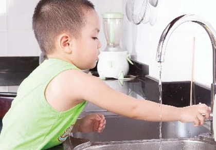 Bệnh mùa mưa: Chuyện cũ, nỗi lo mới ảnh 1 Bệnh mùa mưa: Chuyện cũ, nỗi lo mới ảnh 1