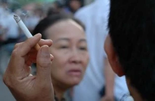 Bệnh phổi “tấn công” phụ nữ ảnh 1 Bệnh phổi “tấn công” phụ nữ ảnh 1