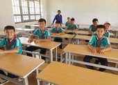 ĐH Y dược TP.HCM mở 'Góc sẻ chia' giúp sinh viên khó khăn ảnh 9 Sinh viên 'thay áo mới' cho bàn ghế cũ để tặng học sinh nghèo