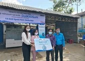 Á hậu Tường San trình diễn áo dài do mẹ thiết kế ảnh 5 Á hậu Tường San chung tay cứu hạn mặn ở miền Tây