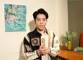 Con gái trách khiến bố khóc đến ngã qụy trên sân khấu ảnh 7 Nam MC 30 tuổi vẫn ngủ cùng mẹ không đồng tình với Lê Hoàng