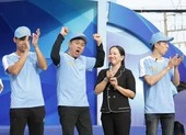 Việt Hương khóc khi cậu bé viêm tủy ôm người mẹ điên ảnh 8 Việt Hương tri ân cố nghệ sĩ Chí Tài đã nỗ lực hết mình