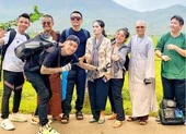 Dế Choắt ra mắt MV đầu tiên kết hợp giữa rap với đàn bầu ảnh 3 Wowy và Dế Choắt đã tới Quảng Ngãi giúp người dân sau Rap Việt