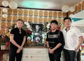 Đàm Vĩnh Hưng: ‘Tôi cũng cần sống cho mình và gia đình’ ảnh 5 Đàm Vĩnh Hưng thăm mộ Chí Tài, Phi Nhung và người thân ở Mỹ