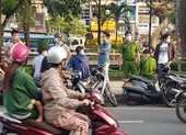 Đâm chết khách tại đám hỏi của mình ở Hóc Môn ảnh 1 Ngồi nhậu ở công viên thì bị sát hại