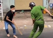 Trước khi đánh công an, nam thanh niên ở quận 11 đã làm gì? ảnh 6 Nam thanh niên dùng gậy đánh công an ở quận 11