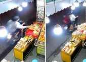 Người đàn ông tử vong sau khi rơi từ lầu 3 ở quận Tân Bình ảnh 2 Nhóm thanh thiếu niên 3 lần giật trộm bánh mì ở Hóc Môn