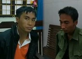 Kẻ trộm xe máy ở Bình Thạnh rút dao chống trả khi bị truy bắt ảnh 2 Bắt đối tượng buôn ma túy dùng dao chống trả công an
