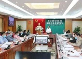 Bộ Chính trị kỷ luật cảnh cáo Bí thư Quảng Ngãi Lê Viết Chữ ảnh 1 Bí thư và chủ tịch Quảng Ngãi bị đề nghị xem xét kỷ luật
