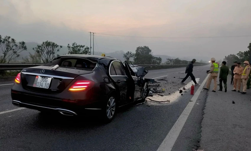 Hiện trường không nguyên vẹn vụ tai nạn giao thông chết người trên cao tốc Nội Bài – Lào Cai