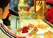 Nhà đầu tư bán tháo, giá vàng rớt mạnh ảnh 1 Giá vàng đang khiến người mua lỗ gần 4 triệu đồng/lượng