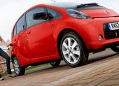 Chiếc xe này sẽ soán ngôi vương Honda SH? ảnh 2 Vì sao mua ô tô điện đã qua sử dụng có giá rẻ hơn cả Honda SH?