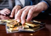 Lãi suất tiền gửi tiết kiệm tiếp tục tăng ảnh 1 Giá vàng trên đường 'sụp đổ', rớt xuống 49,4 triệu đồng