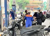 Vàng chờ động lực để tăng lên mức giá mới ảnh 1 Giá xăng trong nước 'mệt' vì giá dầu thế giới tiếp tục tăng