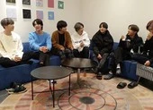 Fan hâm mộ bất ngờ khi được học tiếng Hàn cùng BTS ảnh 3 BTS tiết lộ bí mật phía sau 2 MV ON và Black Swan
