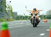 An ninh chính trị nội bộ là nhiệm vụ đặc biệt quan trọng ảnh 3 Cận cảnh các bóng hồng đội CSGT dẫn đoàn TP.HCM tập luyện