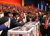 Ngày 1-2, bế mạc Đại hội XIII của Đảng ảnh 1 Chùm ảnh các đại biểu bỏ phiếu bầu BCH Trung ương khóa XIII