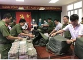 Công an Đồng Nai được khen thưởng vì triệt phá 2 chuyên án lớn ảnh 1 Đồng Nai: Phá đường dây buôn xăng giả, thu giữ 100 tỉ tiền mặt