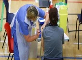 Lùm xùm thông tin người bên Pfizer nói vaccine của AstraZeneca không an toàn ảnh 2 Nhà bào chế vaccine AstraZeneca: Đại dịch kế tiếp có thể chết chóc hơn COVID-19