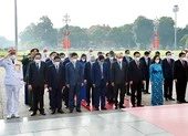Lãnh đạo TP.HCM dâng hương tưởng niệm Chủ tịch Hồ Chí Minh ảnh 6 Chùm ảnh: Lãnh đạo Đảng, Nhà nước vào Lăng viếng Chủ tịch Hồ Chí Minh