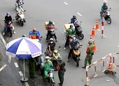 Người dân TP.HCM kẹt ở các tỉnh, muốn về lại gửi đơn lên Sở Giao thông ảnh 2 TP.HCM bỏ giấy đi đường, chốt kiểm soát ở nội đô sau 30-9