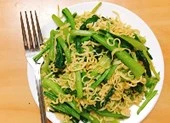 Điều gì xảy ra với cơ thể khi chỉ ăn mì gói? ảnh 2 Mì ăn liền ăn như thế nào cho có dinh dưỡng?