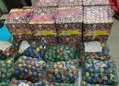 Tạm giữ 2 thanh niên tàng trữ, mua bán gần 40 kg pháo ảnh 1 Bắt hai vụ bán pháo nổ ở quận 5