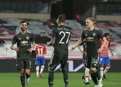 Dư âm trận MU - Granada: 14 giờ lẩn trốn của fan cuồng ảnh 4 MU rộng cửa đi tiếp, Arsenal tiếc nuối cuối trận