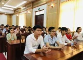 Trao 10 máy tính cho Làng trẻ em SOS Đồng Hới ảnh 2 Sinh viên vùng lũ trãi lòng 12 năm đi học nhờ mạnh thường quân
