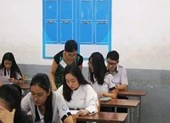 Nữ sinh bị nhầm tên, phải nhờ đò chuyển gấp giấy khai sinh ảnh 2 Vừa mổ ruột thừa thí sinh vẫn muốn dự thi THPT quốc gia
