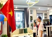 Phút mặc niệm tưởng nhớ nạn nhân COVID-19 trong lễ khai giảng tại TP.HCM ảnh 3 Lễ khai giảng đặc biệt, ai ở đâu khai giảng ở đó