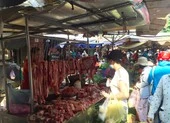 Một số chợ tiểu thương quần áo, mỹ phẩm... tạm nghỉ ảnh 19 TP.HCM: Hạn chế ra đường, dân tranh thủ đi chợ sớm