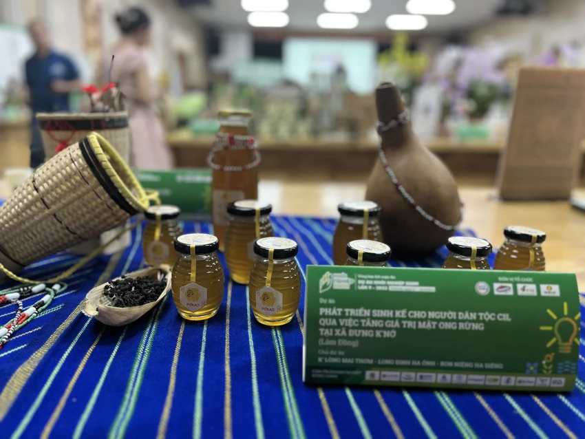 Dự án mật ong rừng của người dân tộc Cil tỉnh Lâm Đồng được vào vòng chung kết ảnh 7 mat-ong-rung.jpg
