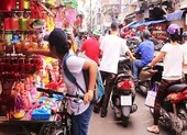 Bãi giữ xe phố lồng đèn chặt chém mùa trung thu ảnh 7 Ngắm phố lồng đèn lung linh nhất TP.HCM